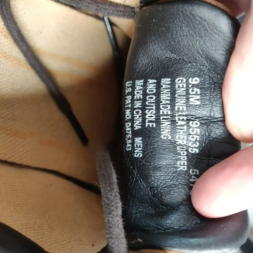 Timberland Lace up Waterproof shoes sz 9.5